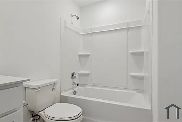 4 bed, 1667 sqft, $2,200 — Photo 2