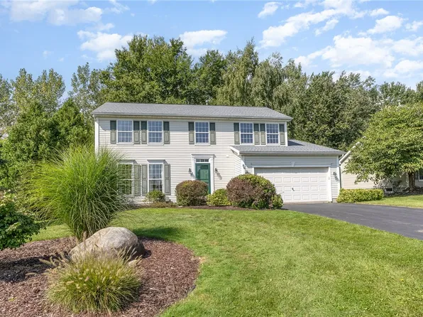 86 Princeton Ln, Fairport, NY 14450