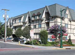 289 Post Ave, Westbury, NY 11590