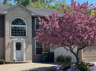 4182 Hemlock Ln, Vadnais Heights, MN 55127