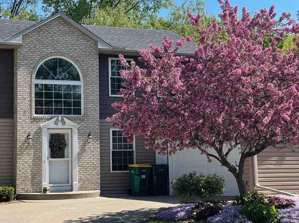 4182 Hemlock Ln, Vadnais Heights, MN 55127