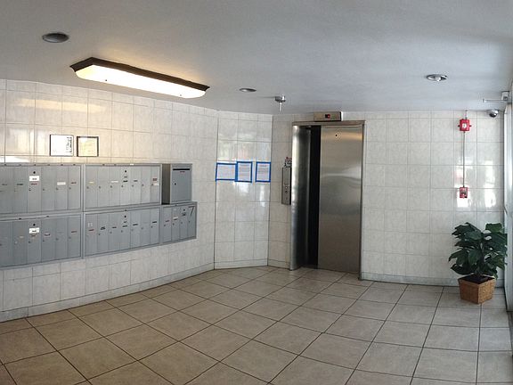 5th image of 8001 Byron Av #4E