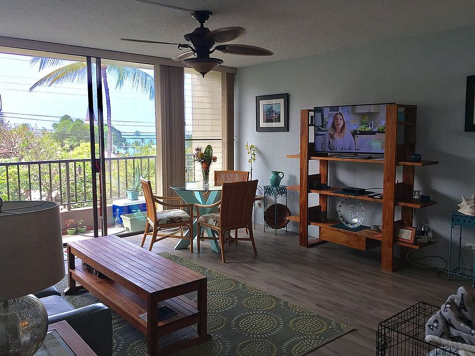 Living room w view of ocean
