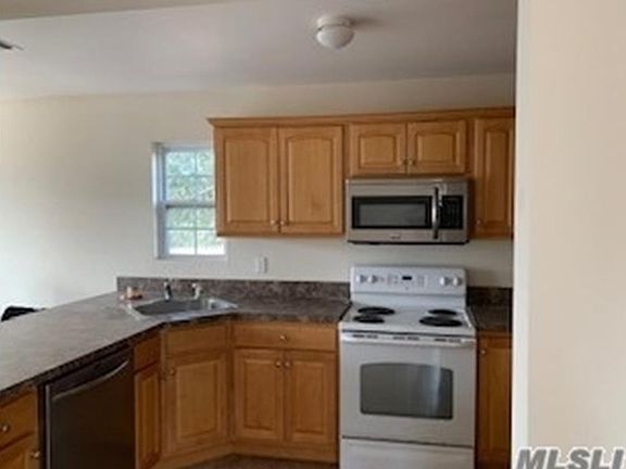 5th image of 26 Olive St