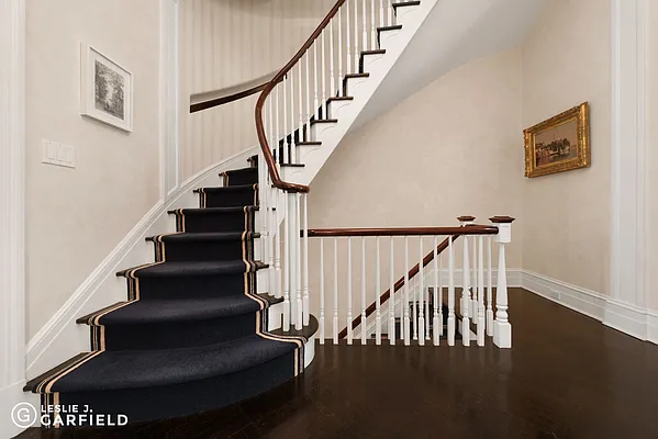 Sold by Leslie J. Garfield | media 7