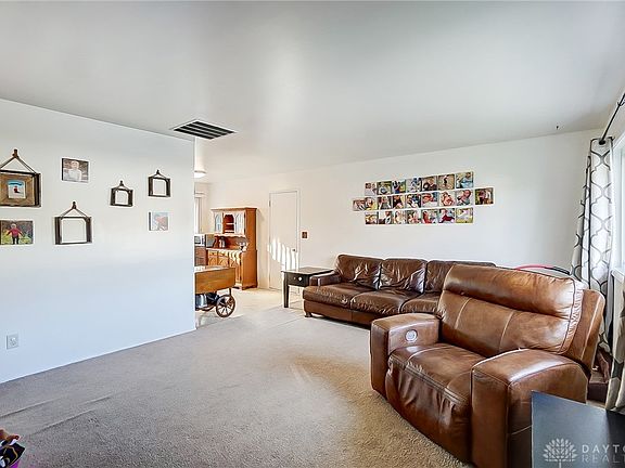 5th image of 514 Peters Ave