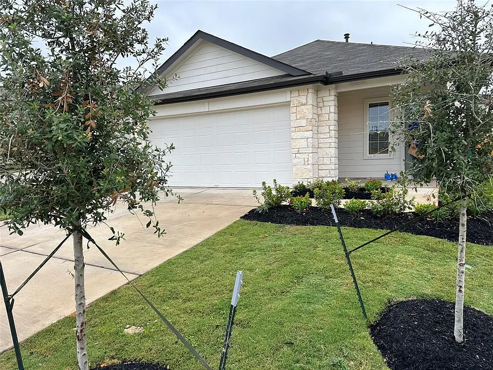 563 Evergreen Sumac Loop