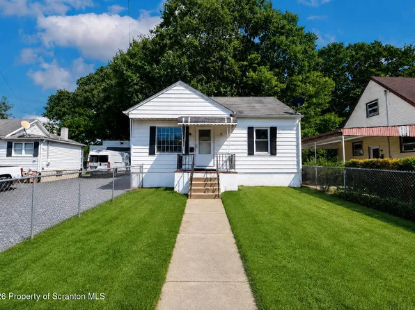 31 Salina St, Moosic, PA 18507