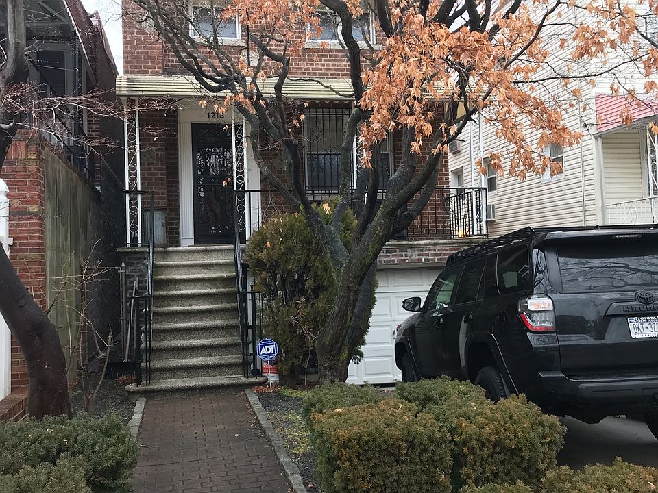 2nd image of 1213 Astor Ave