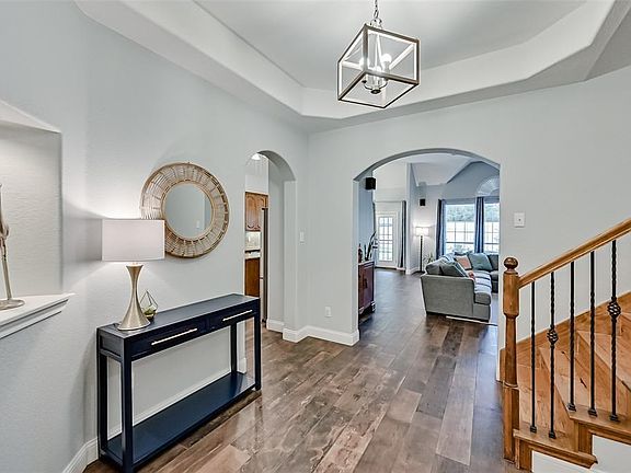 2nd image of 700 Montclaire Dr