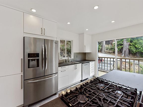 3rd image of 209 Tamalpais Ave