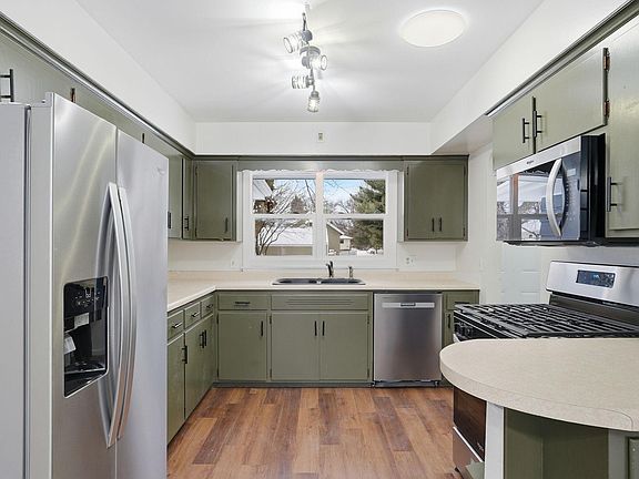 5th image of 20685 Holiday Ave