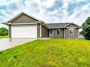 214 W 4th St, Gladbrook, IA 50635
