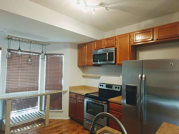 5th image of 232 Rosewood Ln