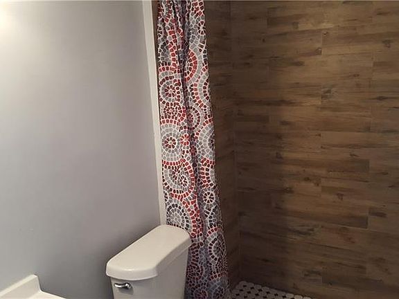 3rd image of 311 Avandia Ct APT 7