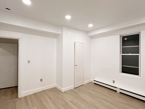 4th image of 6 White Stone Pl #1