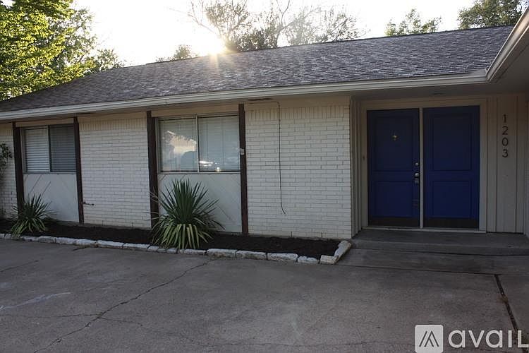 1st image of 1203 Holleman Dr