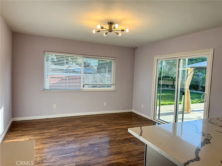22908 Lull St — Photo 7