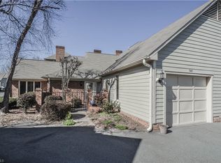 548 Sherwood Hills Dr, Winston Salem, NC 27104