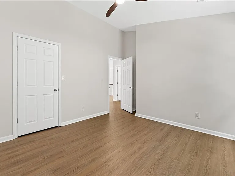 386 Creek Manor Way — Photo 32