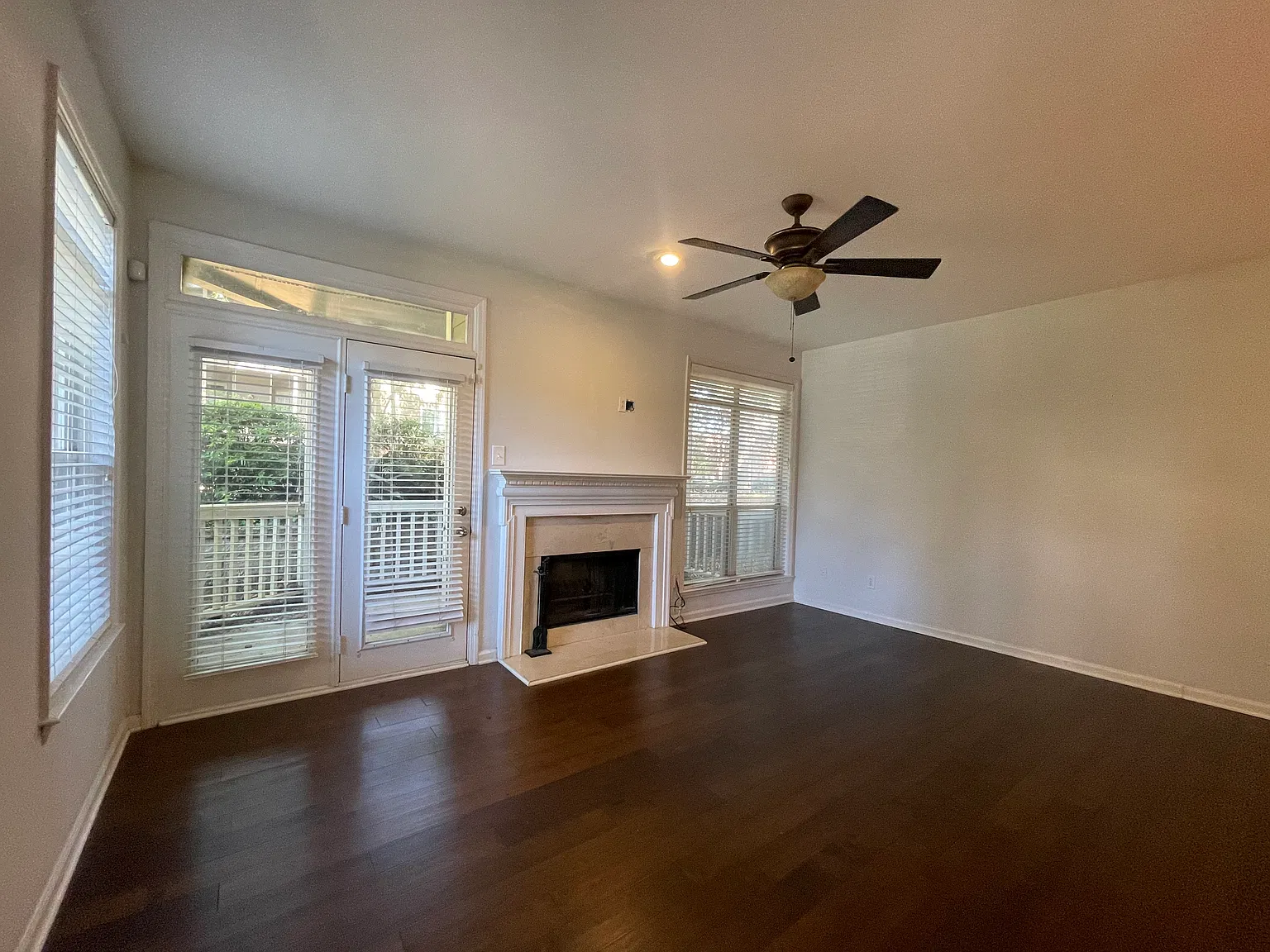 2 bed, 1070 sqft, $1,995 — Photo 4