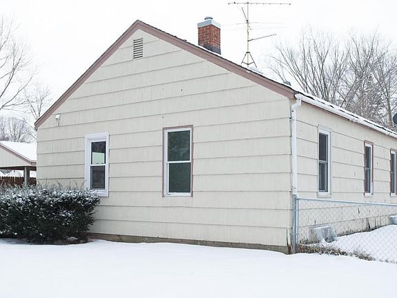 5th image of 19 Allison Dr