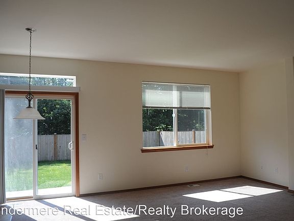 4th image of 8416 19th St NE