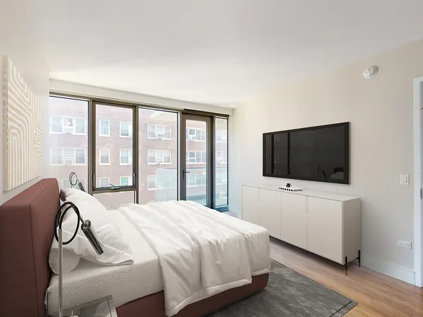 237 East 34th Street image 3 of 40