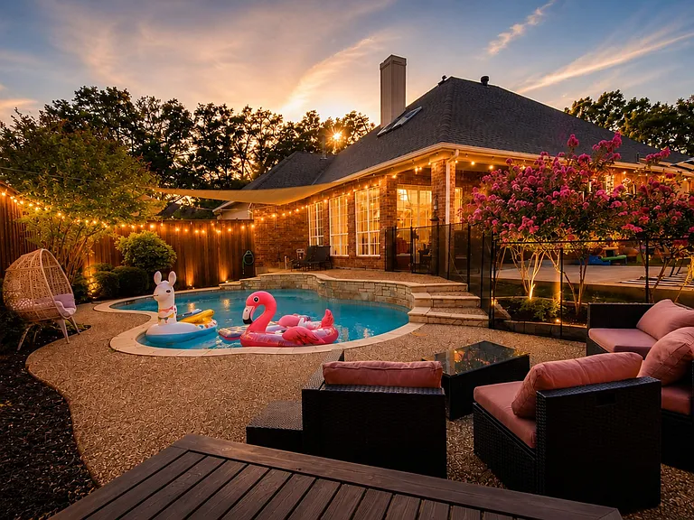 2416 McCarran Dr — Photo 1