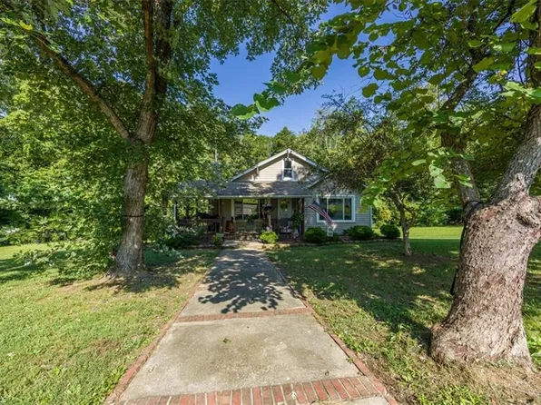 5824 Snyder Country Rd, Trinity, NC 27370