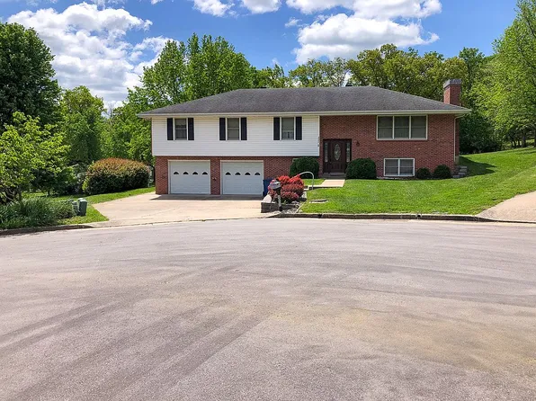 2002 Brookgreen Dr, Jefferson City, MO 65101