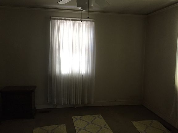 3rd image of 120 Lasalle Ct