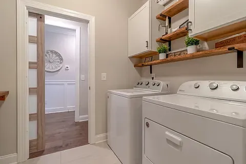 503 Cunningham Ct — Photo 7