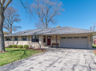 N68W13528 Ranch Rd, Menomonee Falls, WI 53051