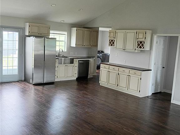 2nd image of 315 Rustic Oak Ln