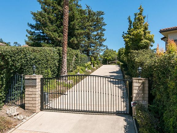 72 La Patera Dr-MLS_Size-061-38-Gated En