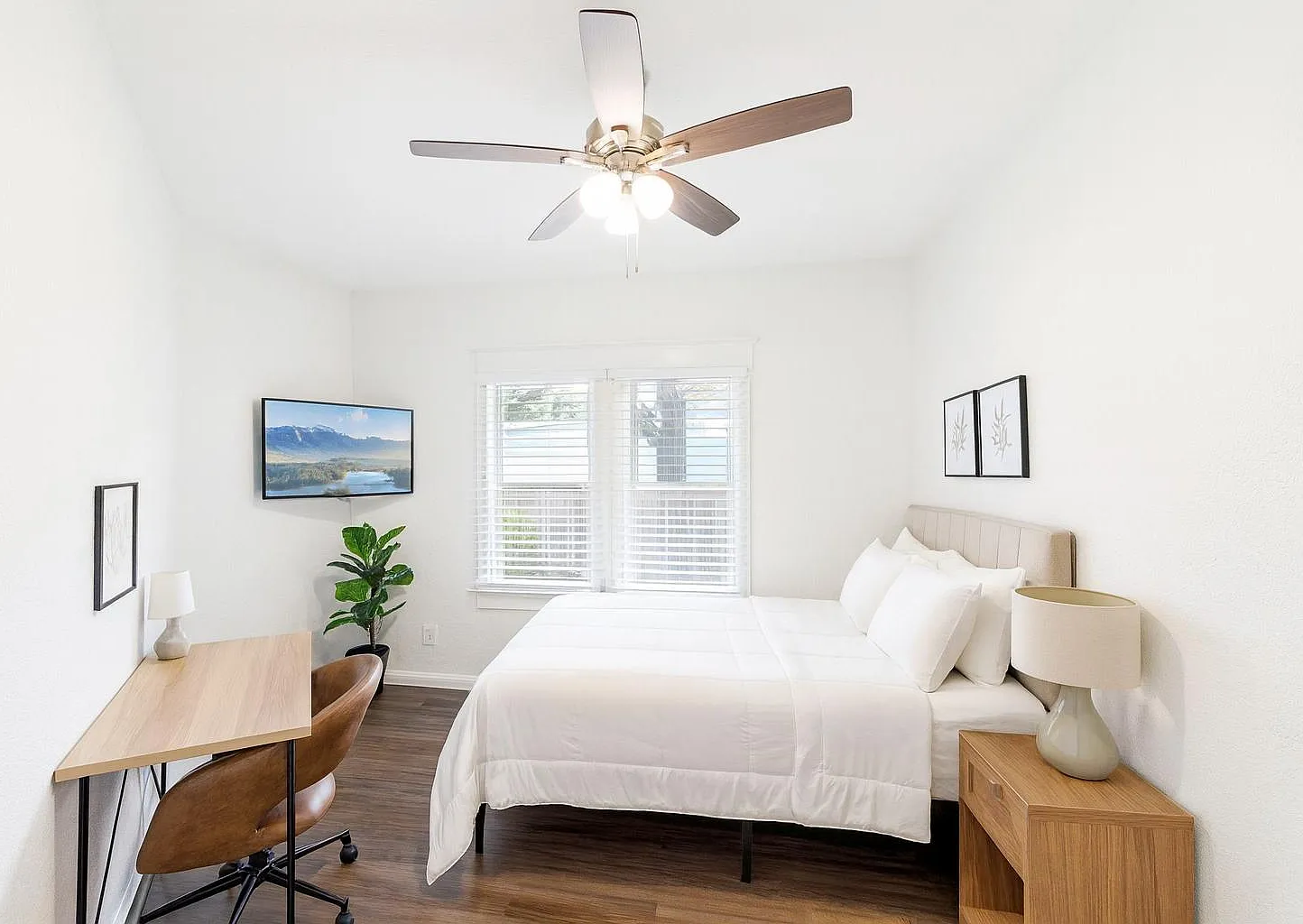 4 bed, 2.0 bath, 2540 sqft, $966 — Photo 1