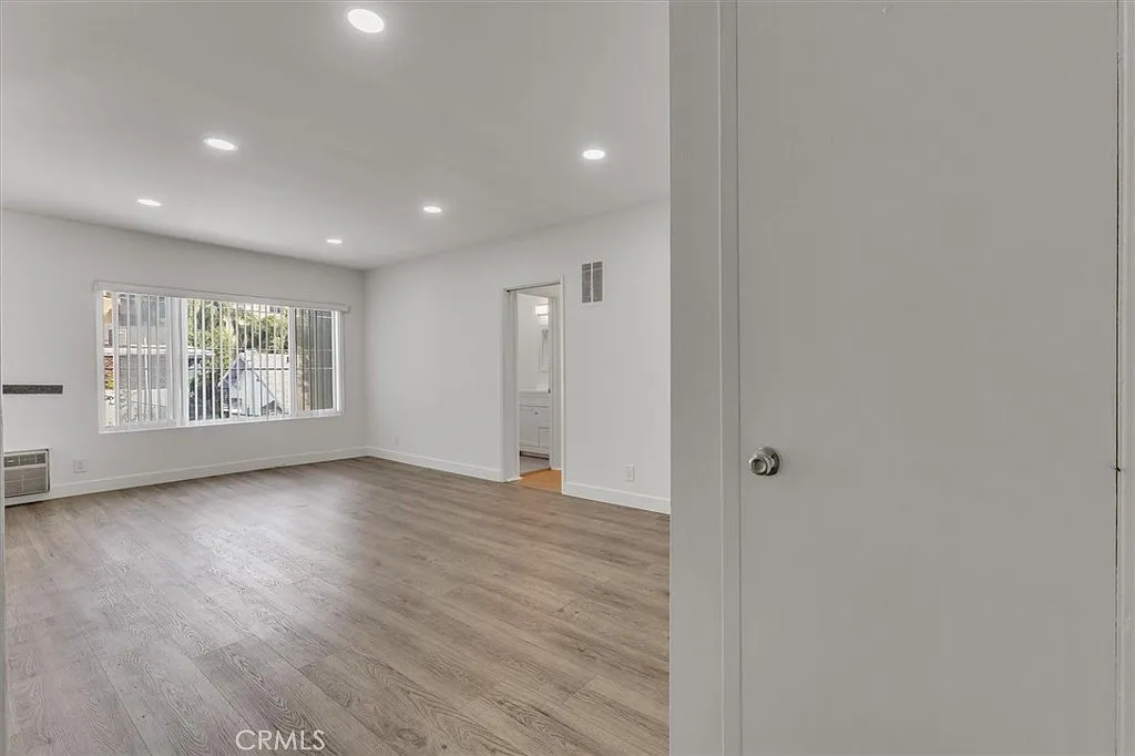 2 bed, 930 sqft, $2,750 — Photo 4