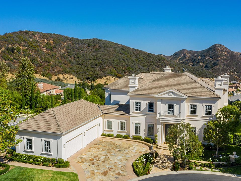 1st image of 2751 Queens Garden Ct