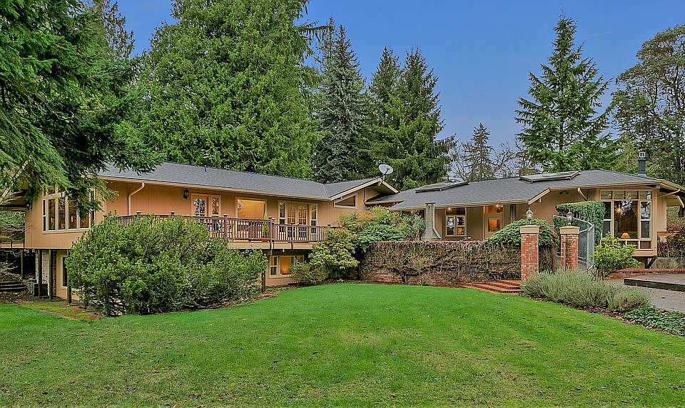2nd image of 12604 72nd Ave NE