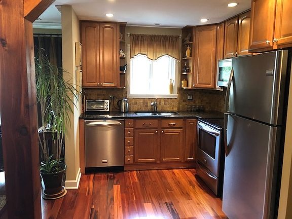 3rd image of 1119 Prescott Dr APT 2B