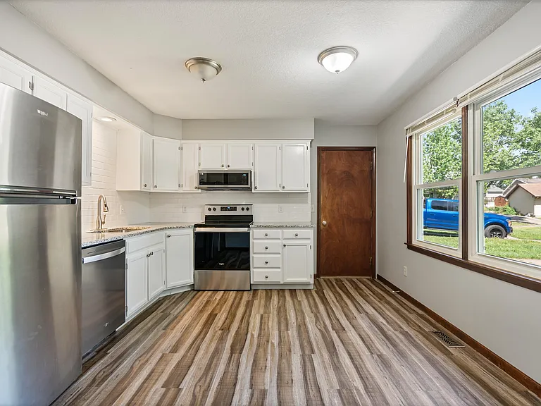 2834 SW Glenside Ct — Photo 7