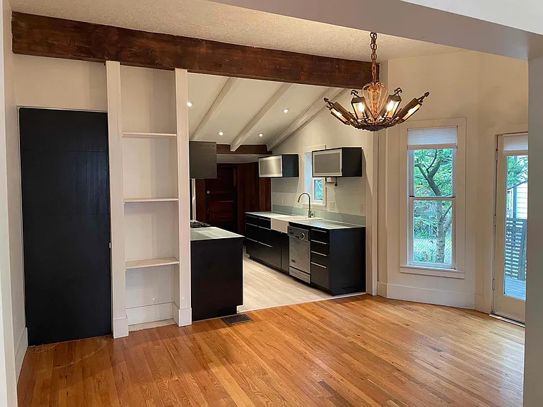 3634 NE Cleveland Ave — Photo 4