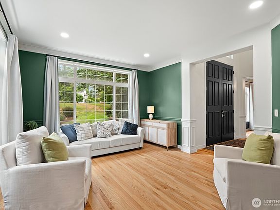 4th image of 13513 227th Avenue NE