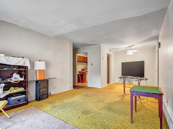 3rd image of 16W471 79th St APT 4-206