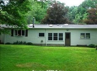 19 Spruce Dr, Scituate, RI 02831