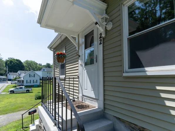 22 Marsh Ave, Southbridge, MA 01550
