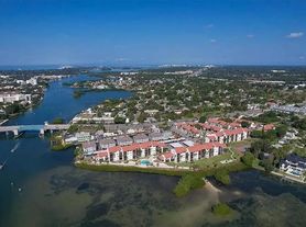 1650 Stickney Point Rd