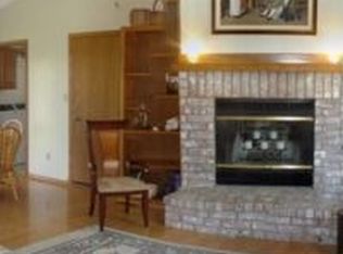 213 S Bentwood Dr, Rose Hill, KS 67133