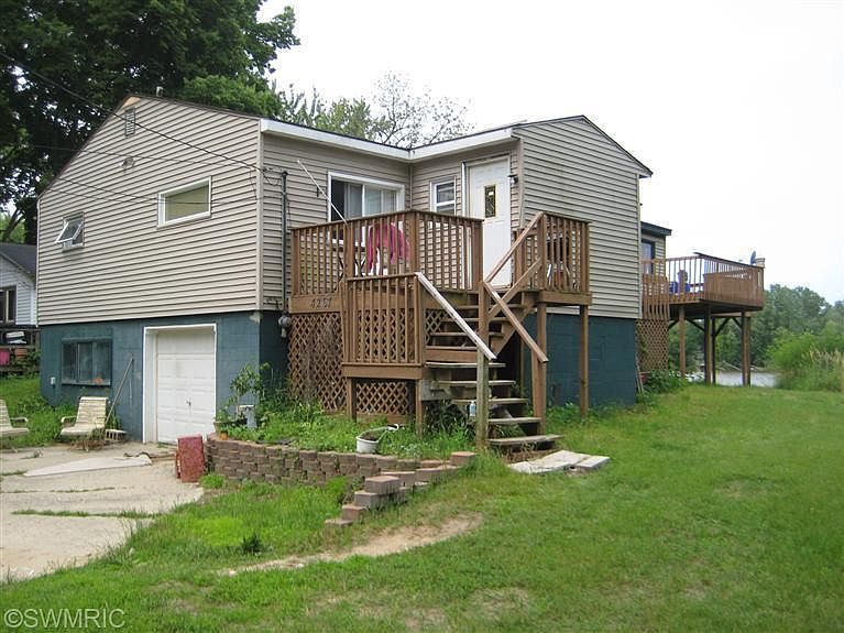 1st image of 4267 Willow Dr NE